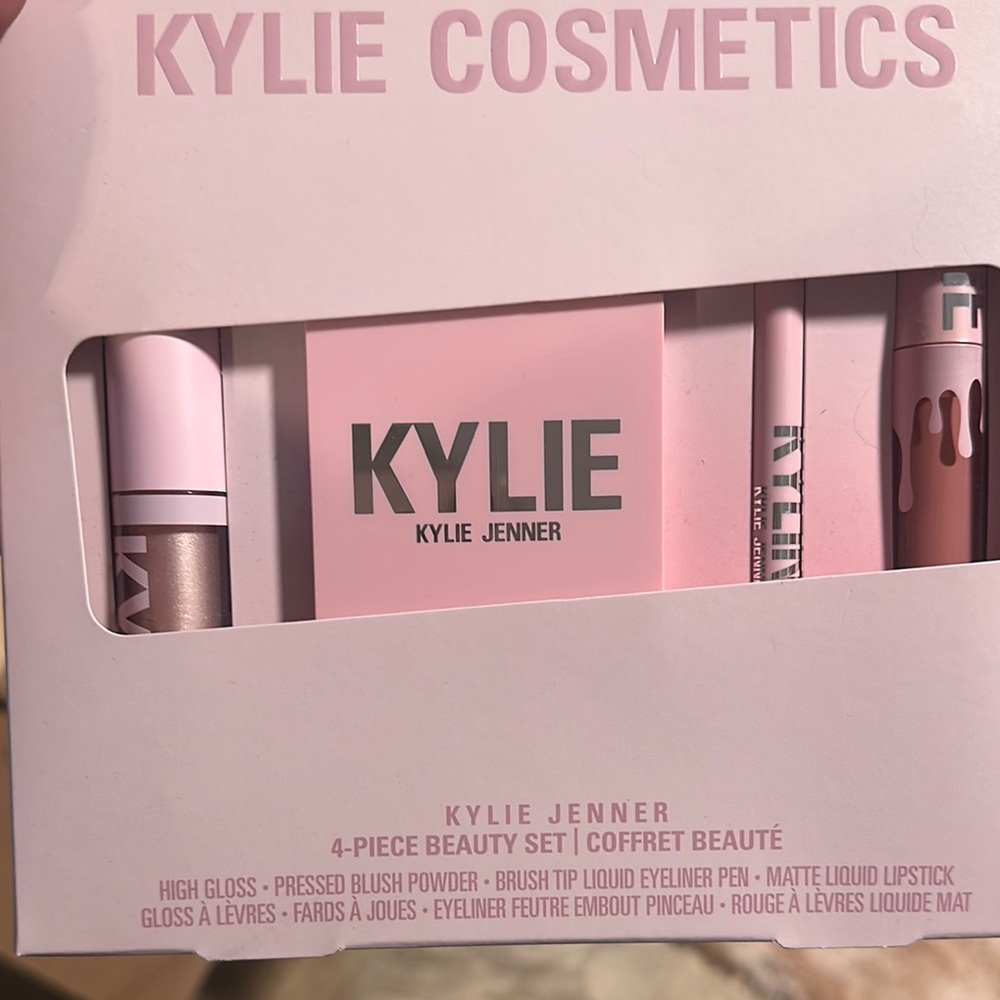 Kylie Cosmetics Pink Makeup Set